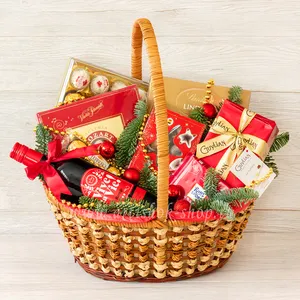 Подарочный набор на новый год для женщин с напитком, конфетами GuyLian, Ferrero Rocher Collection, Lindor и шоколадом Ritter Sport - №1374